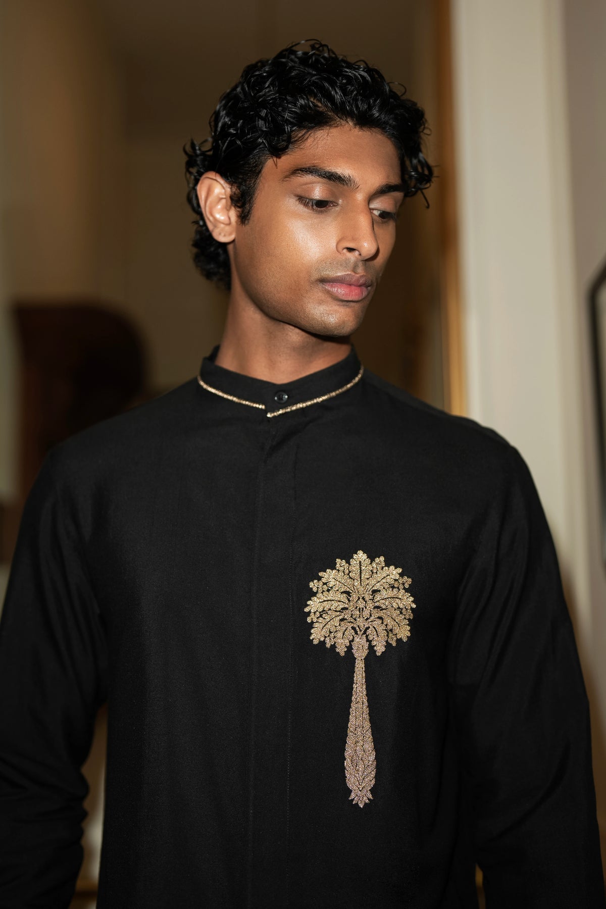 EMBROIDERED MOTIF SHIRT & LUNGI