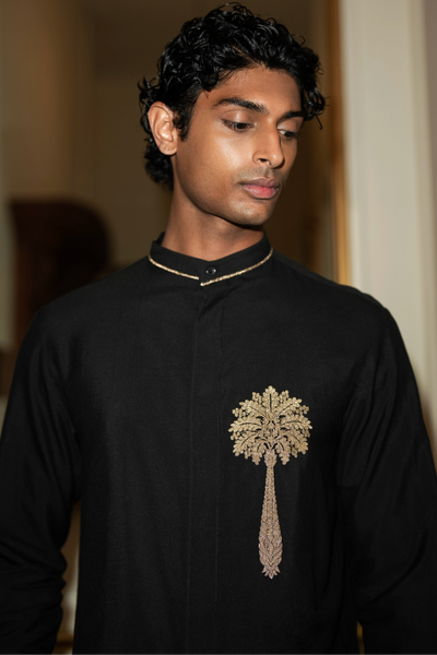 EMBROIDERED MOTIF SHIRT