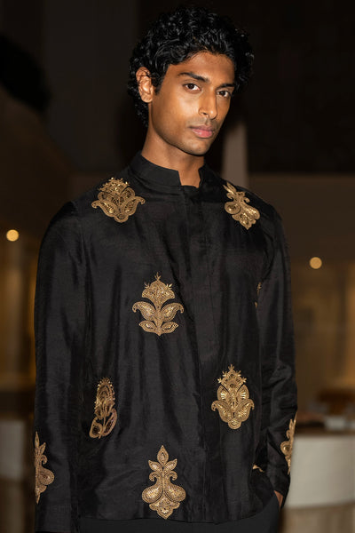 EMBROIDERED TEXTURED SHIRT