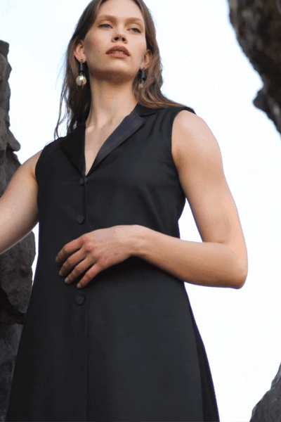 SLEEVELESS BLAZER - dash and dot