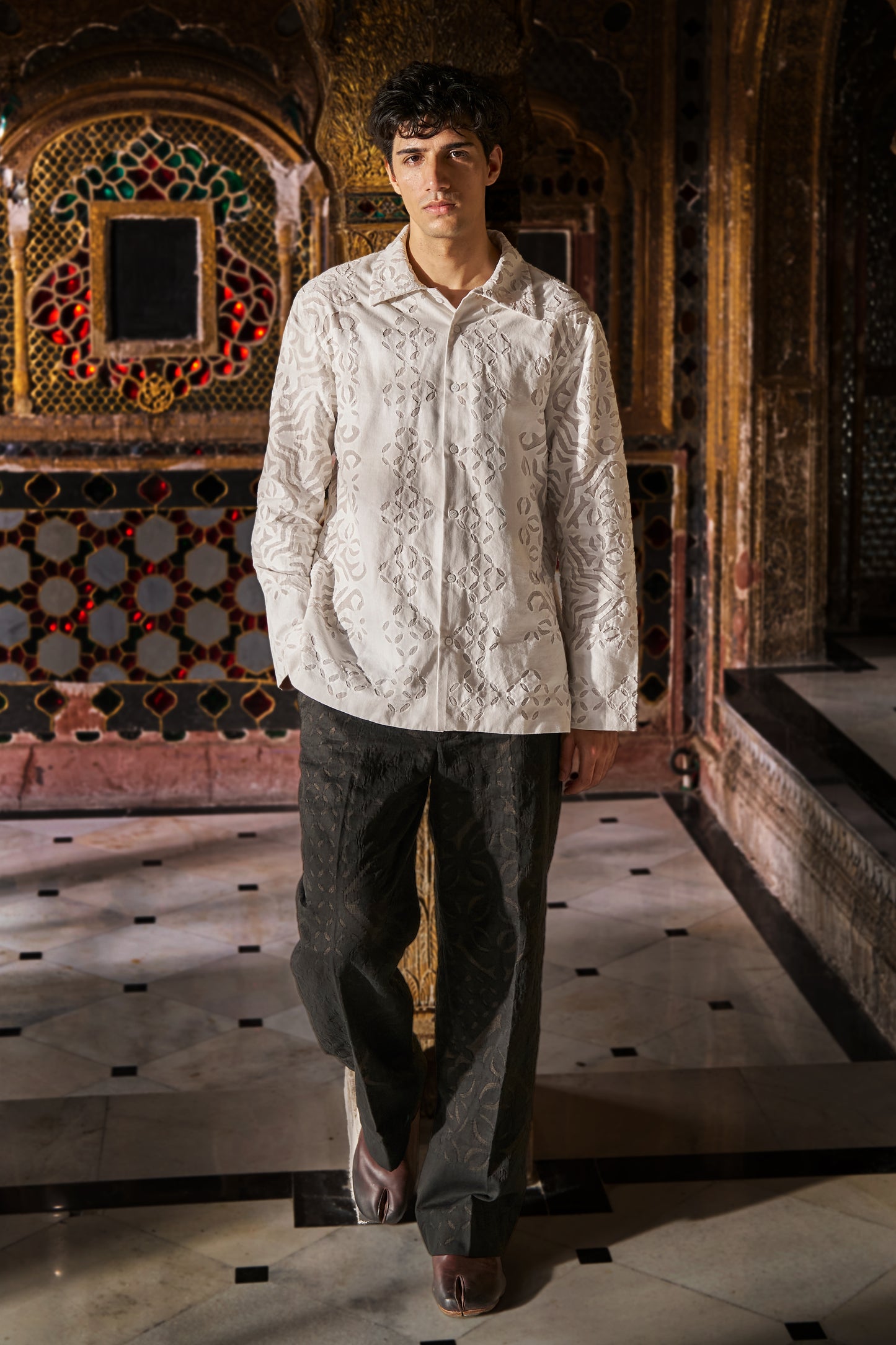 CUTWORK APPLIQUÉ SHIRT