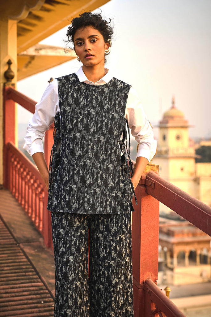 DENIM JACQUARD SIDE TIE OVERLAY - dash and dot dash and dot