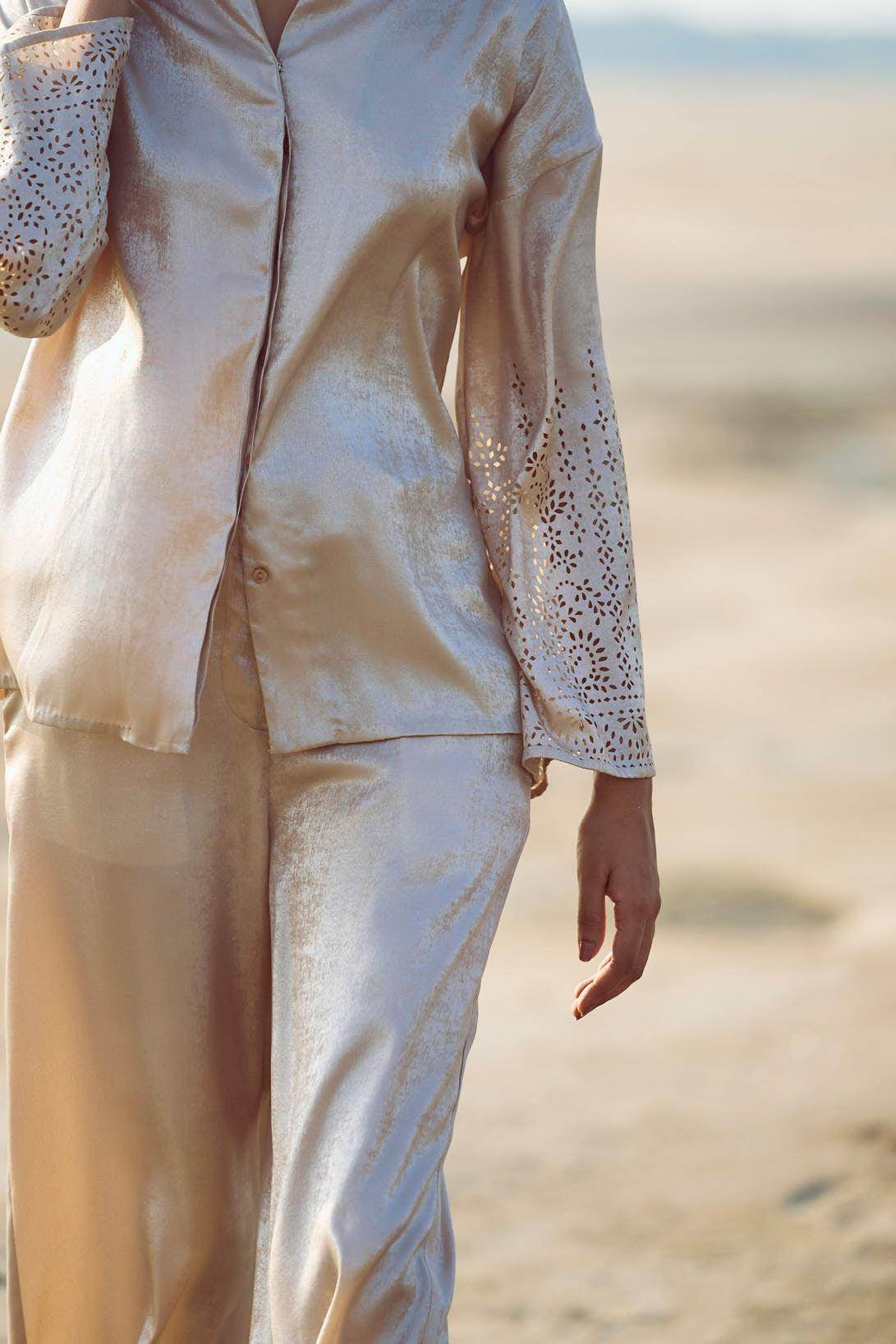 LAMÉ CUTWORK HEM PANT - dash and dot