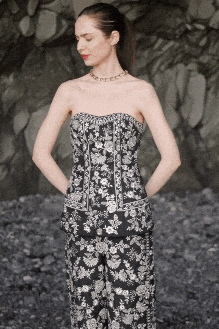 METALLIC EMBROIDERED WIDE LEGGED PANT - dash and dot