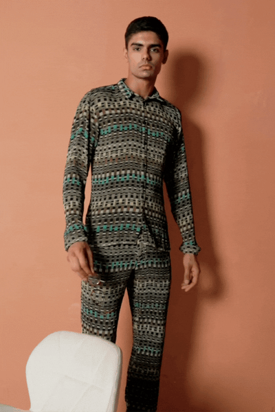 GEO PLEAT SHIRT - dash and dot