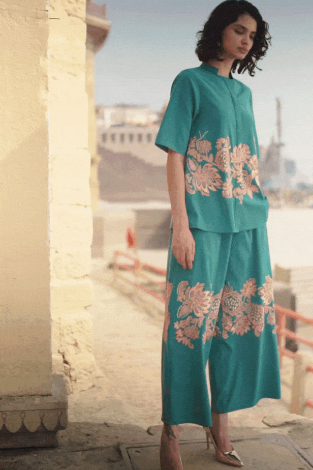 PLACEMENT EMBROIDERED SHIRT - dash and dot dash and dot