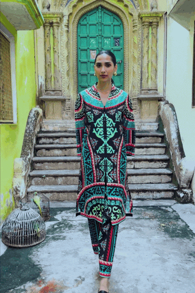 TRIBAL PRINTED SET - dash and dot