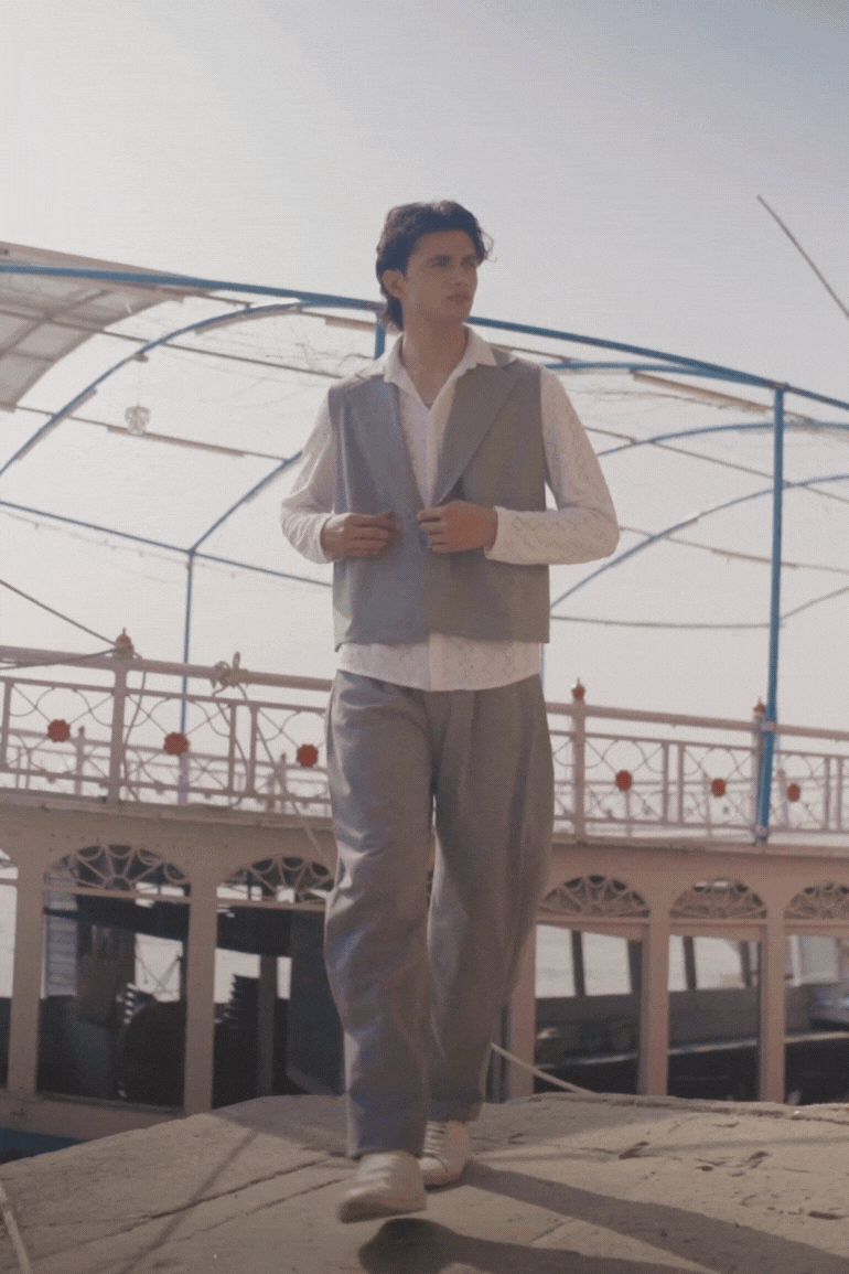 BOXY WAISTCOAT - dash and dot