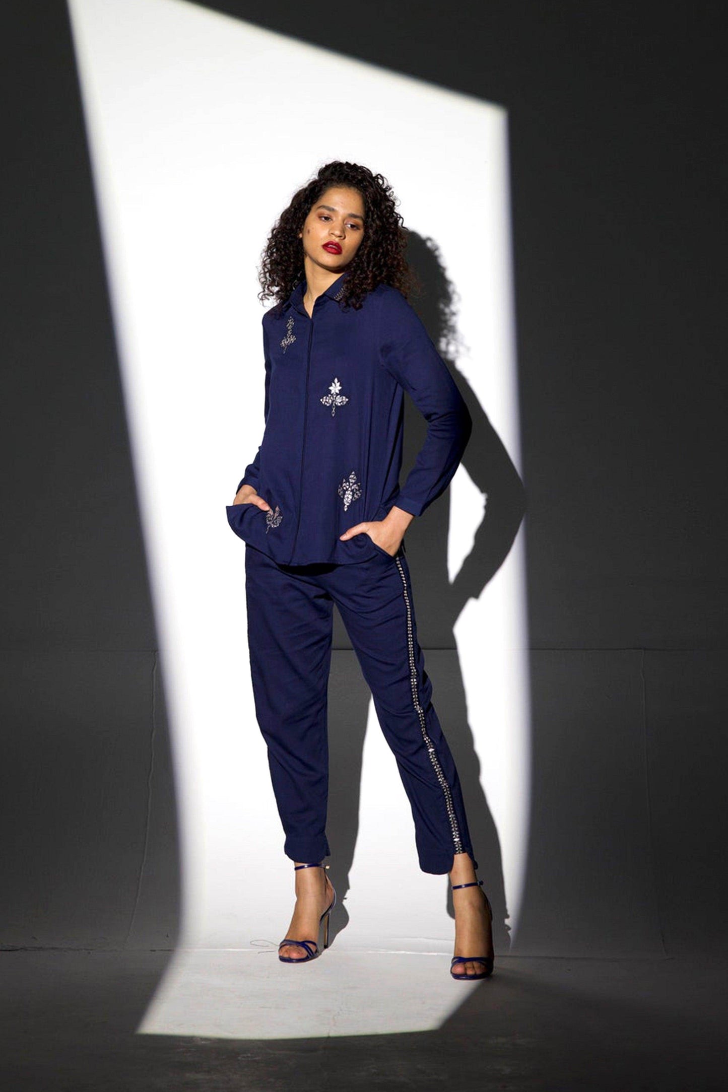 MIRROR EMBROIDERED SET - dash and dot