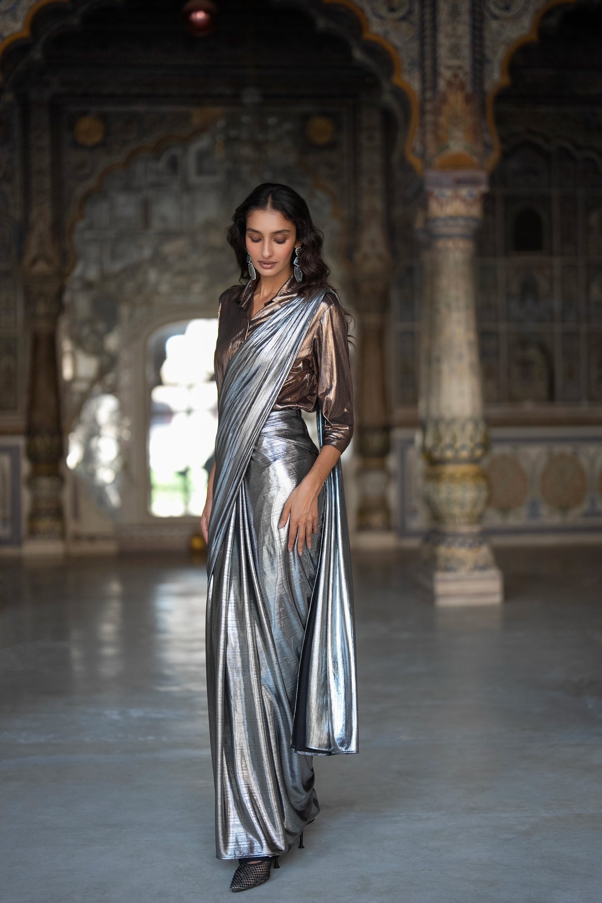TEXTURED LAMÉ SARI DRAPE SKIRT