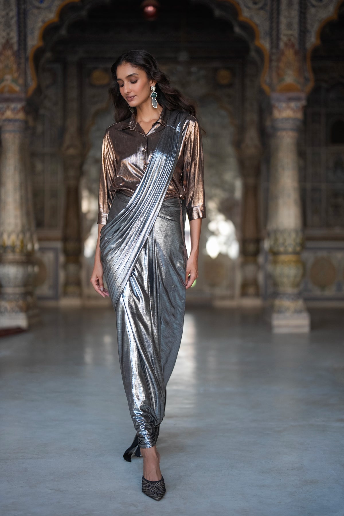 TEXTURED LAMÉ SARI DRAPE SKIRT