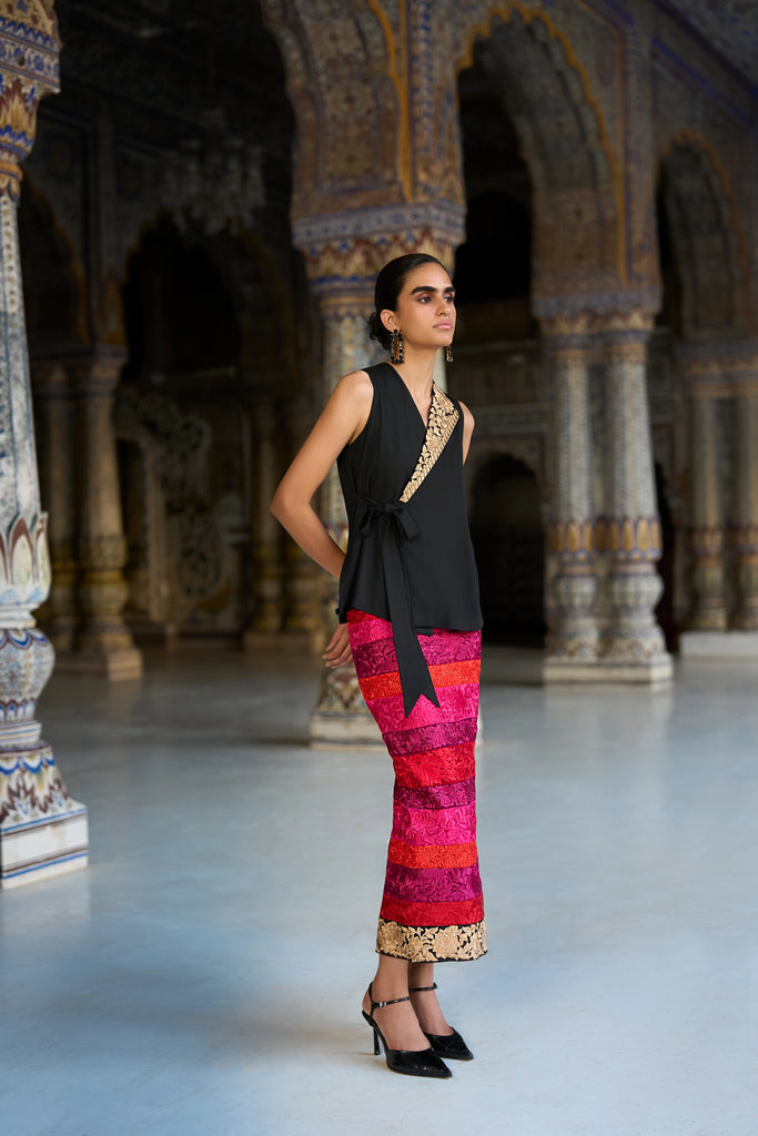 EMBROIDERED STRIPED STRAIGHT CUT SKIRT dash and dot
