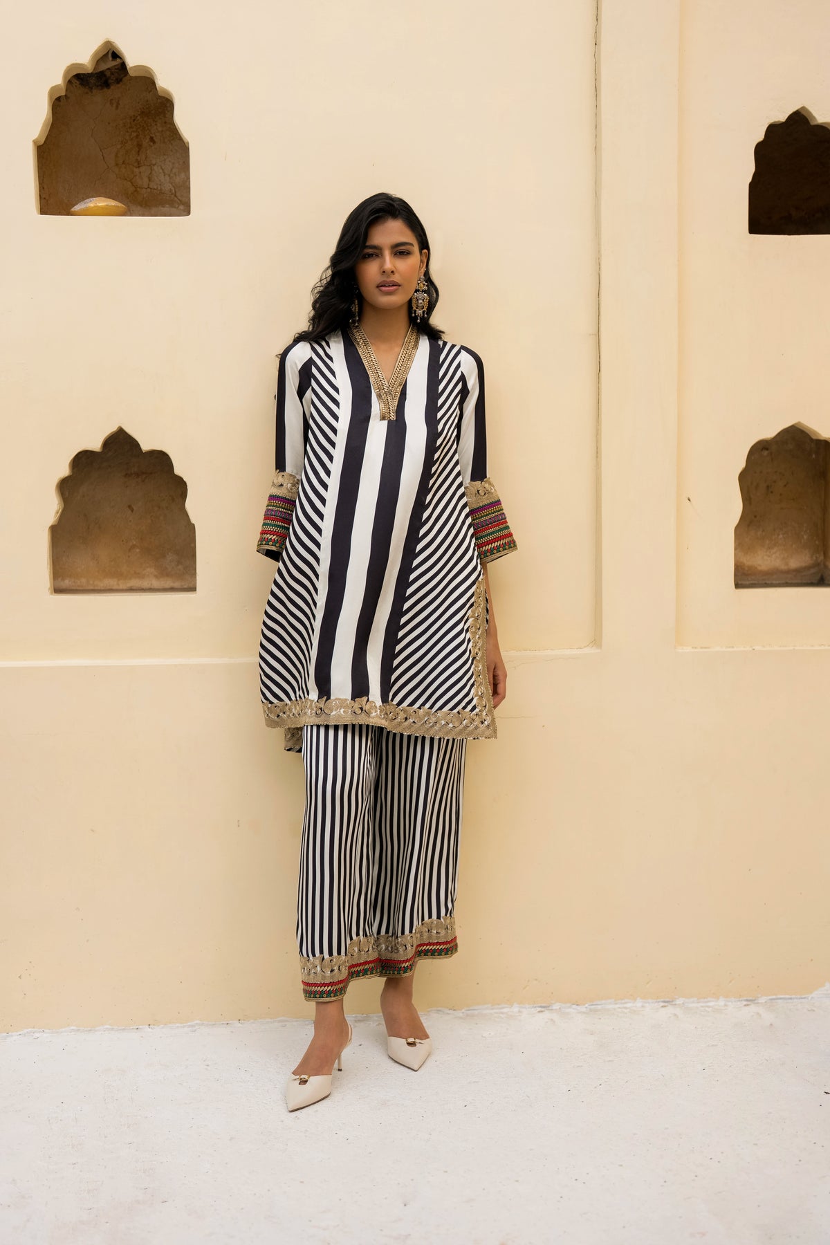 EMBROIDERED STRIPED TOP