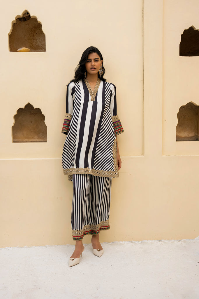 EMBROIDERED STRIPED TOP dash and dot