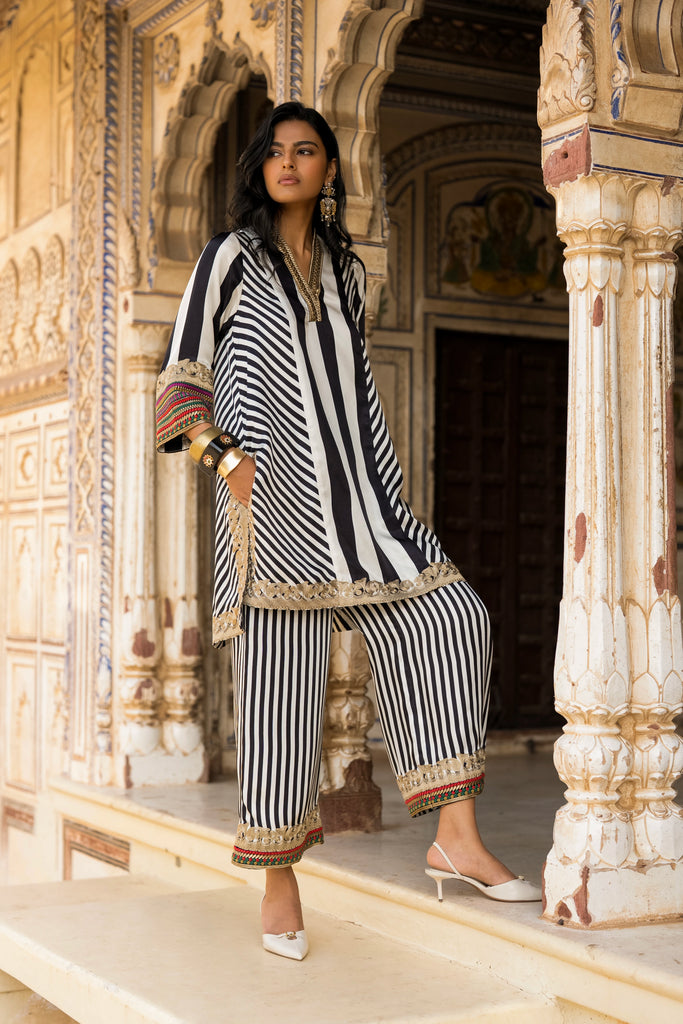 EMBROIDERED STRIPED TOP dash and dot