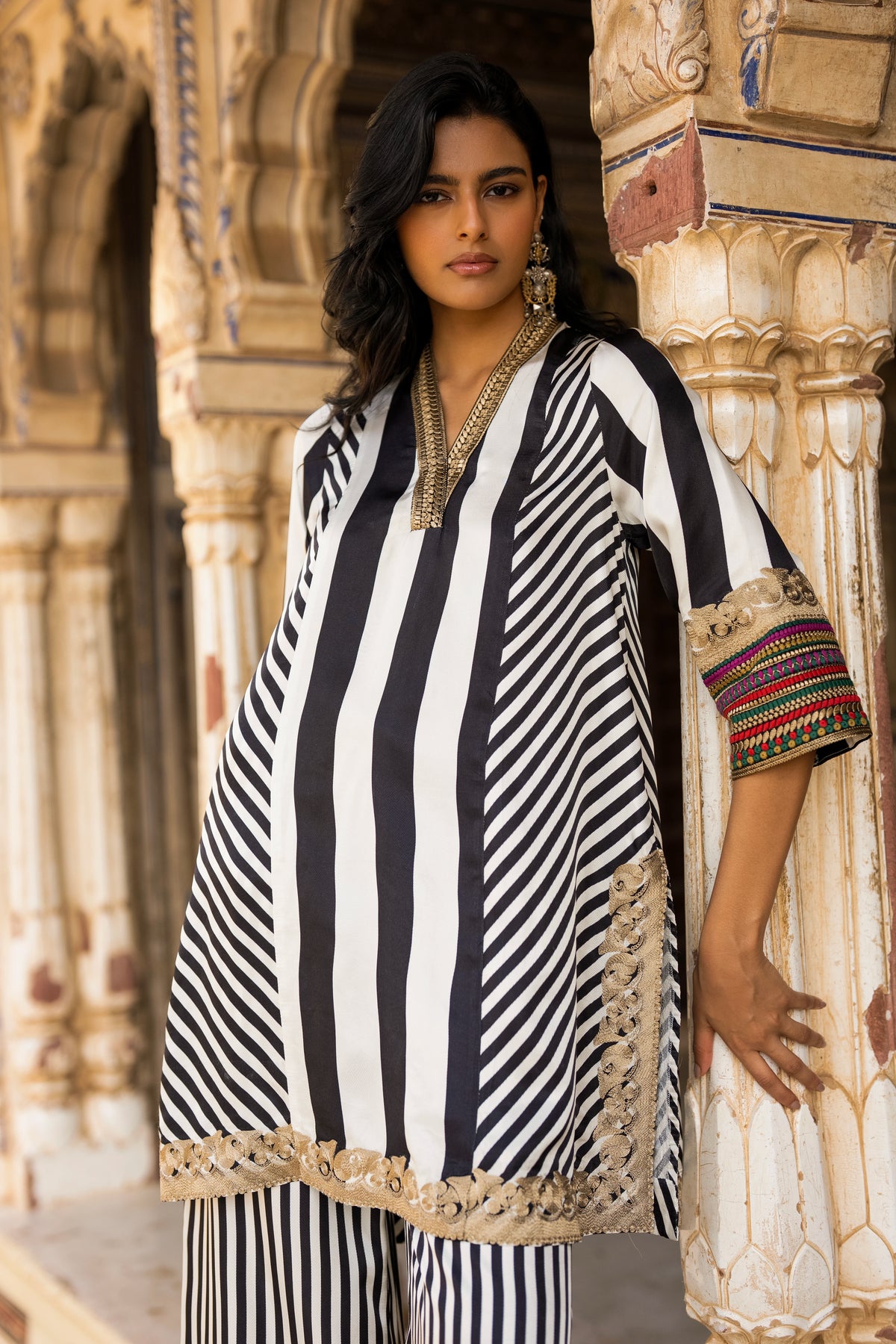 EMBROIDERED STRIPED TOP