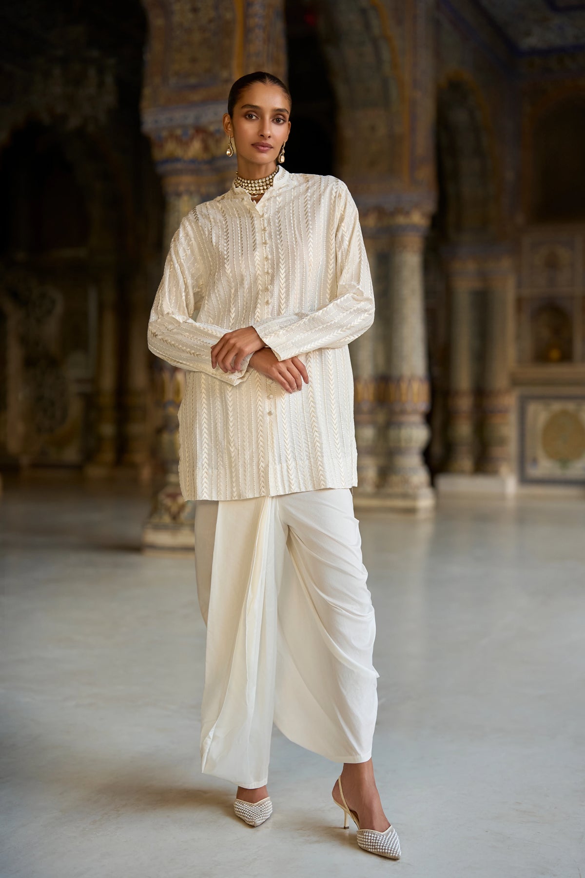 EMBROIDERED LONGLINE SHIRT