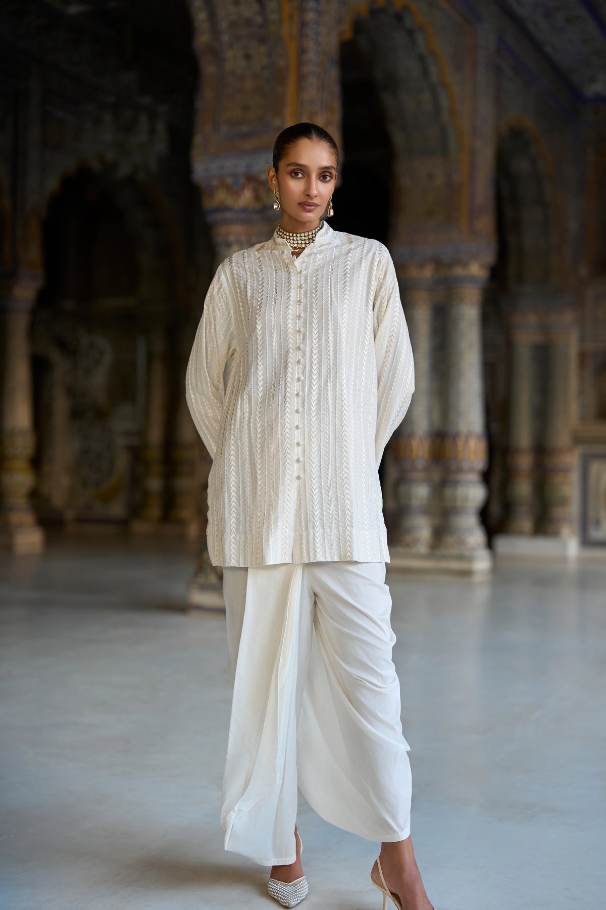 EMBROIDERED LONGLINE SHIRT