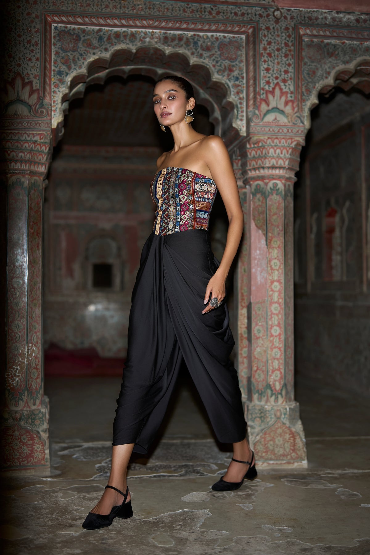 BLACK DRAPED PANT