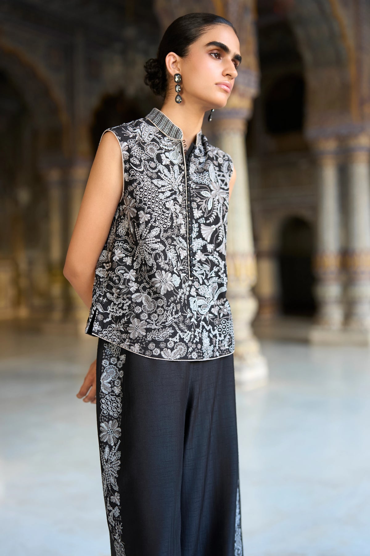 METALLIC THREAD EMBROIDERED WAISTCOAT