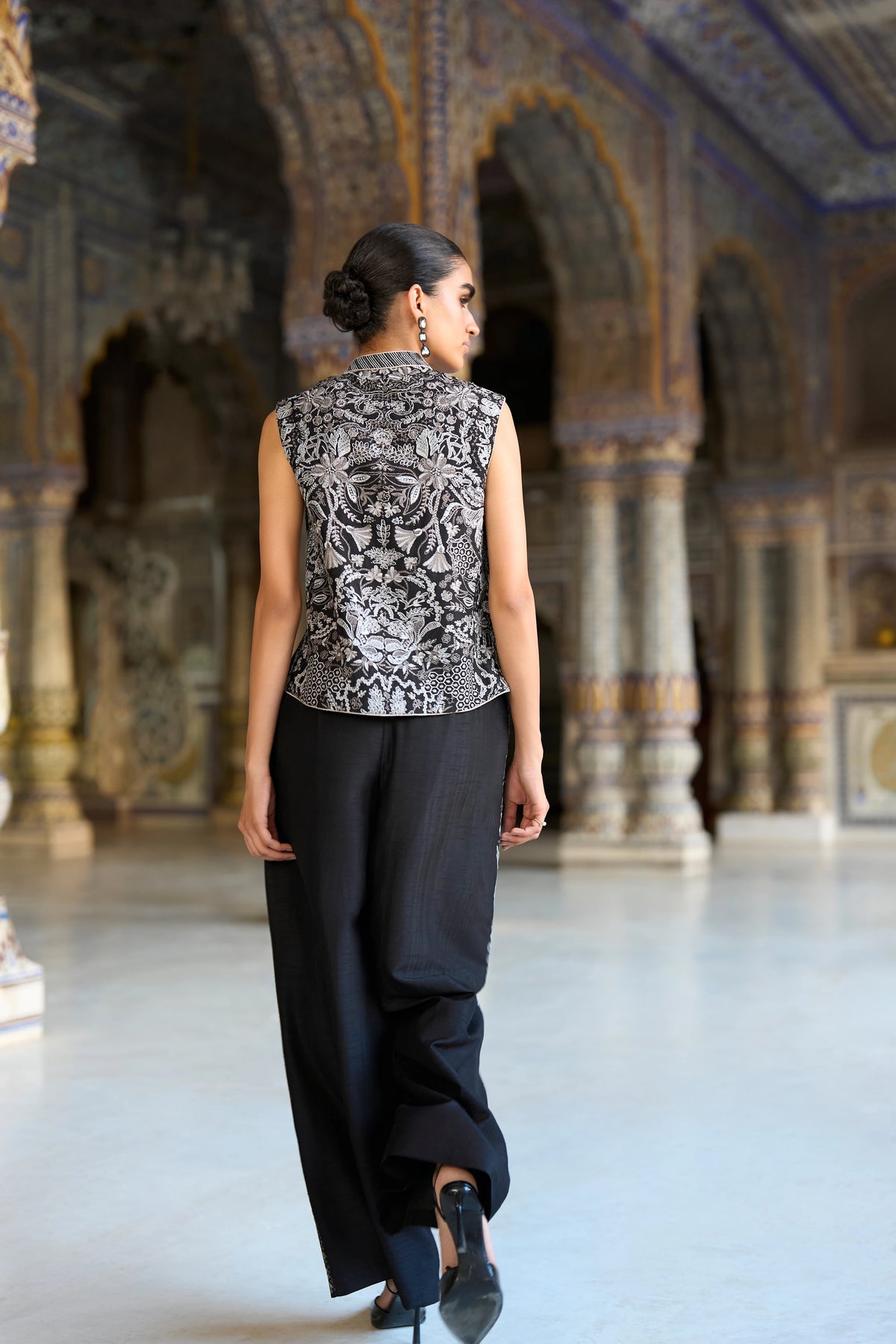 METALLIC THREAD EMBROIDERED WAISTCOAT