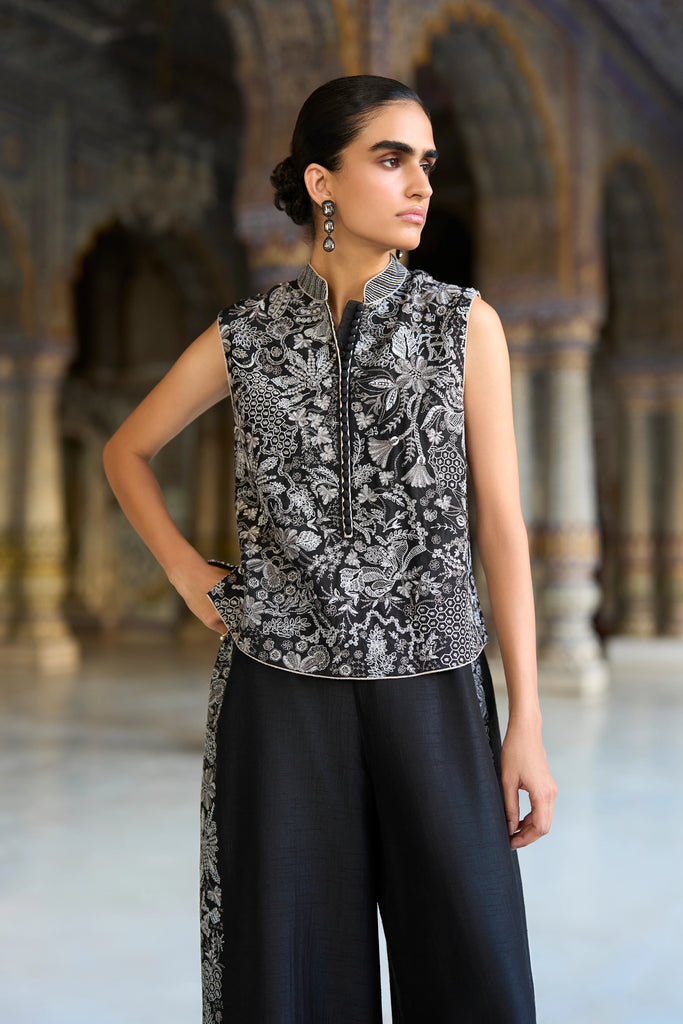 METALLIC THREAD EMBROIDERED WIDE-LEGGED PANT dash and dot