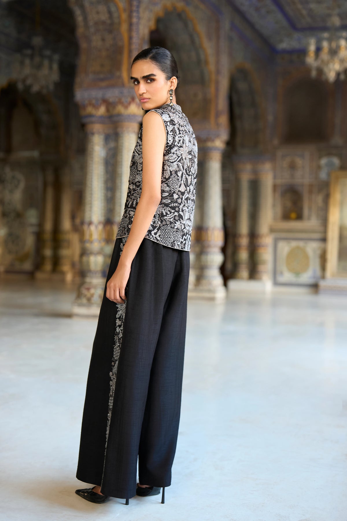 METALLIC THREAD EMBROIDERED WIDE-LEGGED PANT