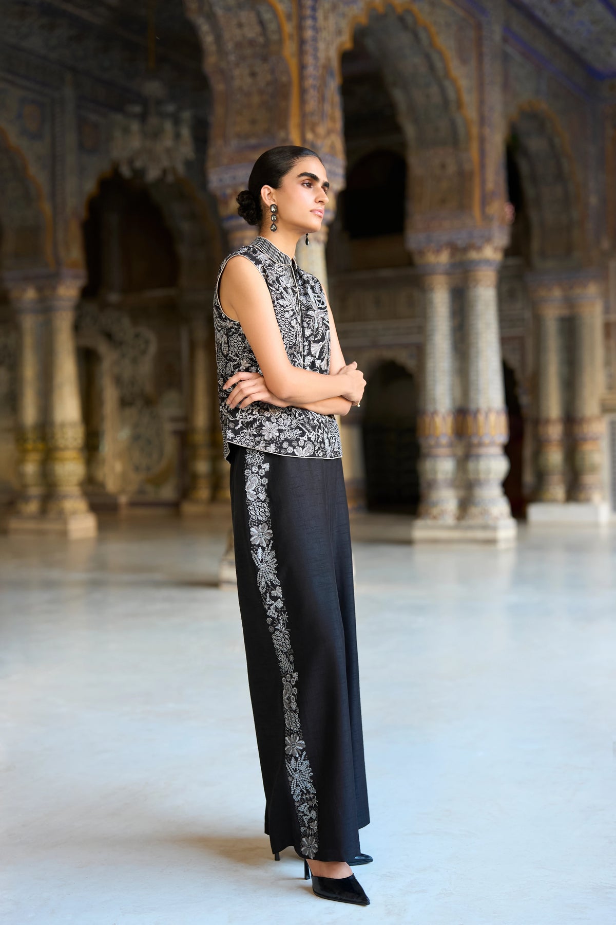 METALLIC THREAD EMBROIDERED WIDE-LEGGED PANT