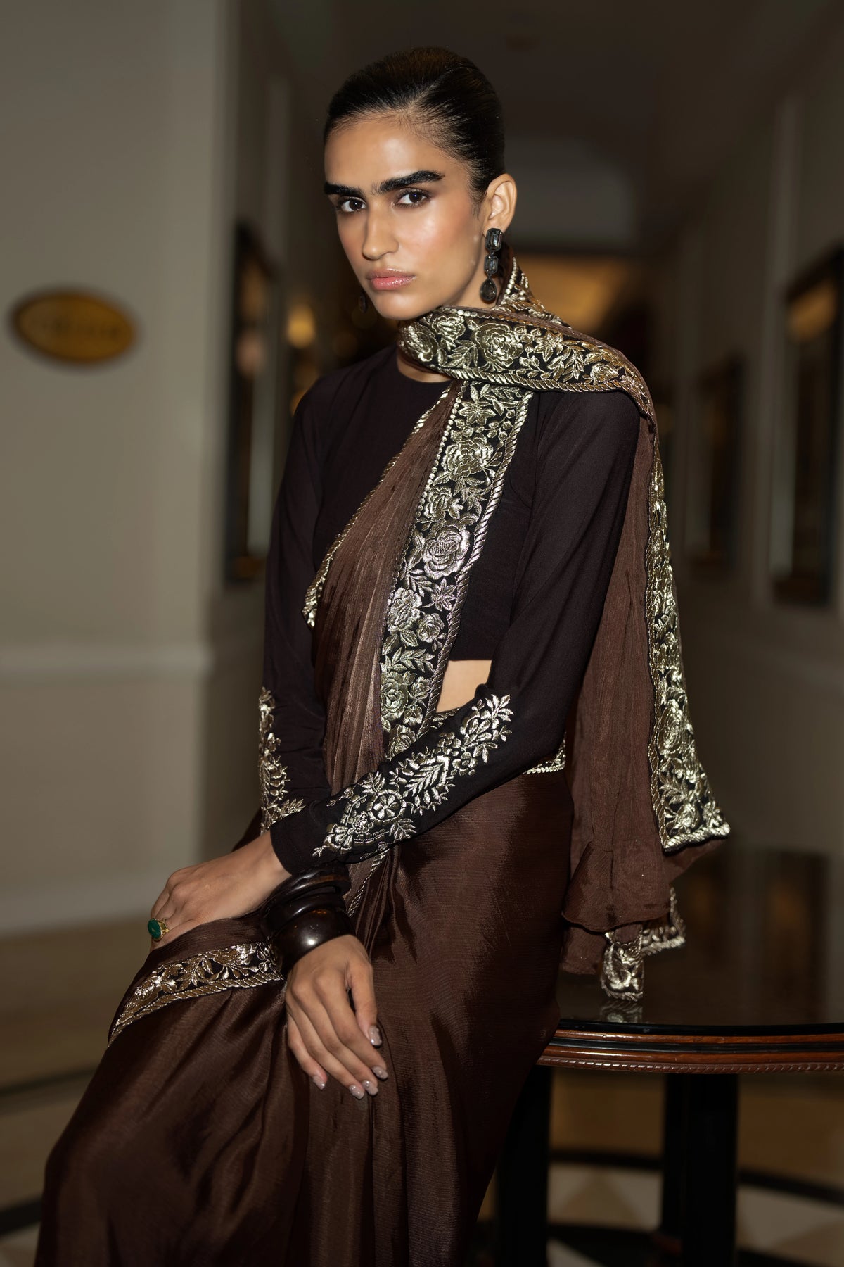 CUFF EMBROIDERED BLOUSE