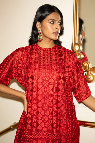 EMBROIDERED BOXY TOP & TULIP PANT