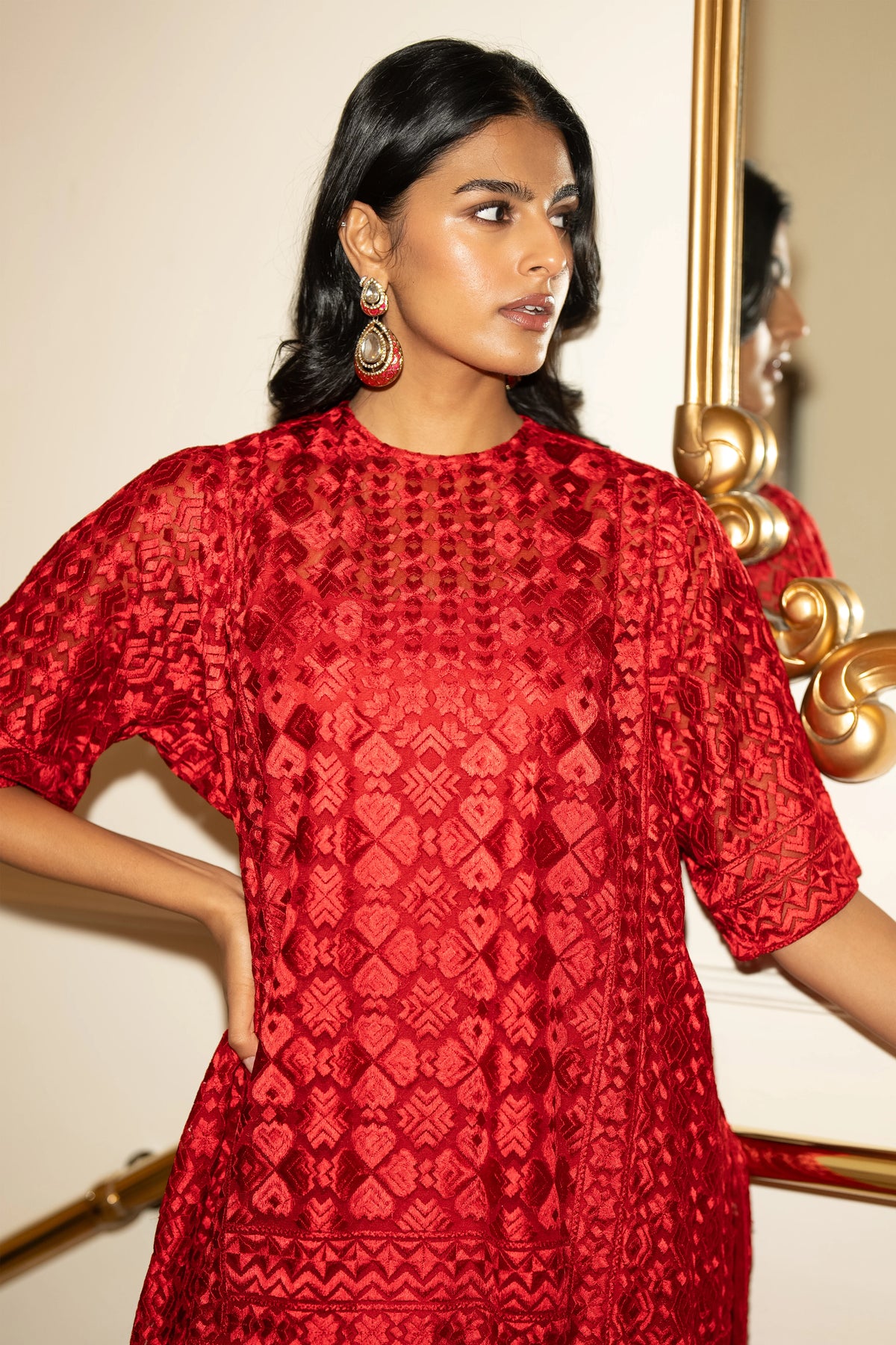 EMBROIDERED BOXY TOP