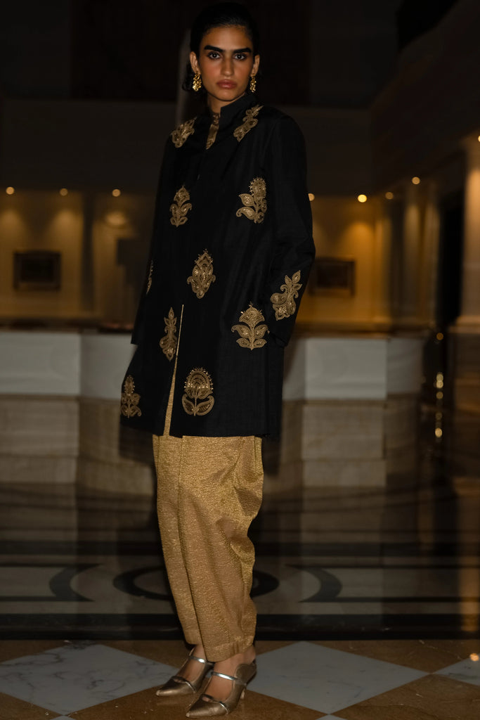 MOTIF EMBROIDERED TEXTURED JACKET, BENARES TISSUE METALLIC SHIRT & CRINKLED PANT dash and dot