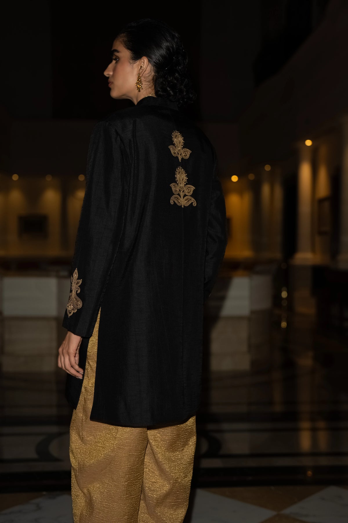 MOTIF EMBROIDERED TEXTURED JACKET, BENARES TISSUE METALLIC SHIRT & CRINKLED PANT