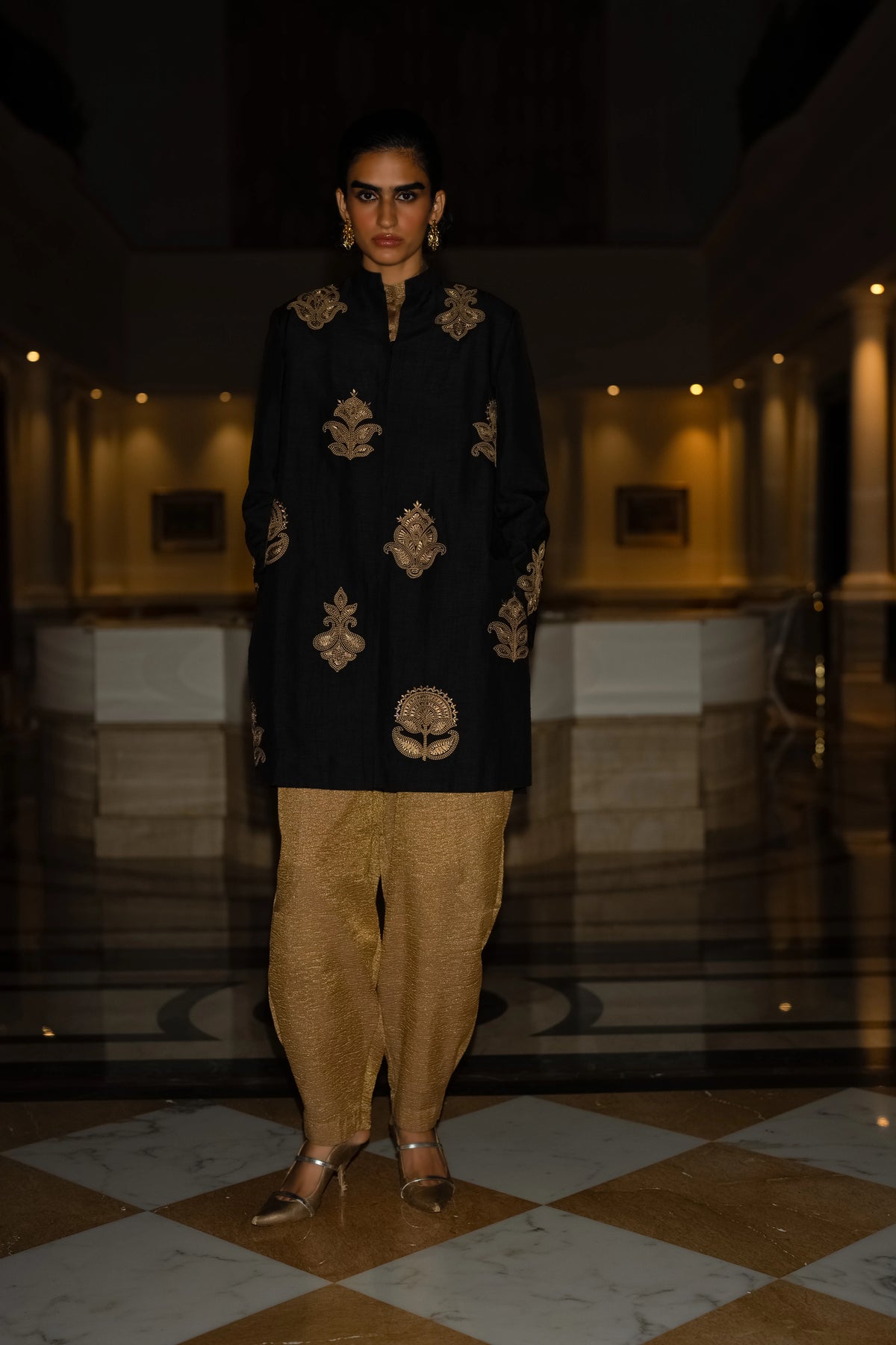 MOTIF EMBROIDERED TEXTURED JACKET