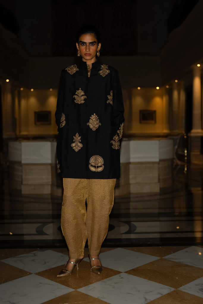 MOTIF EMBROIDERED TEXTURED JACKET dash and dot