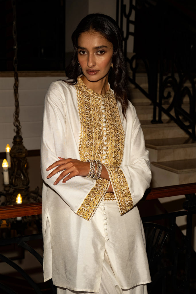 METALLIC THREAD EMBROIDERED TOP dash and dot