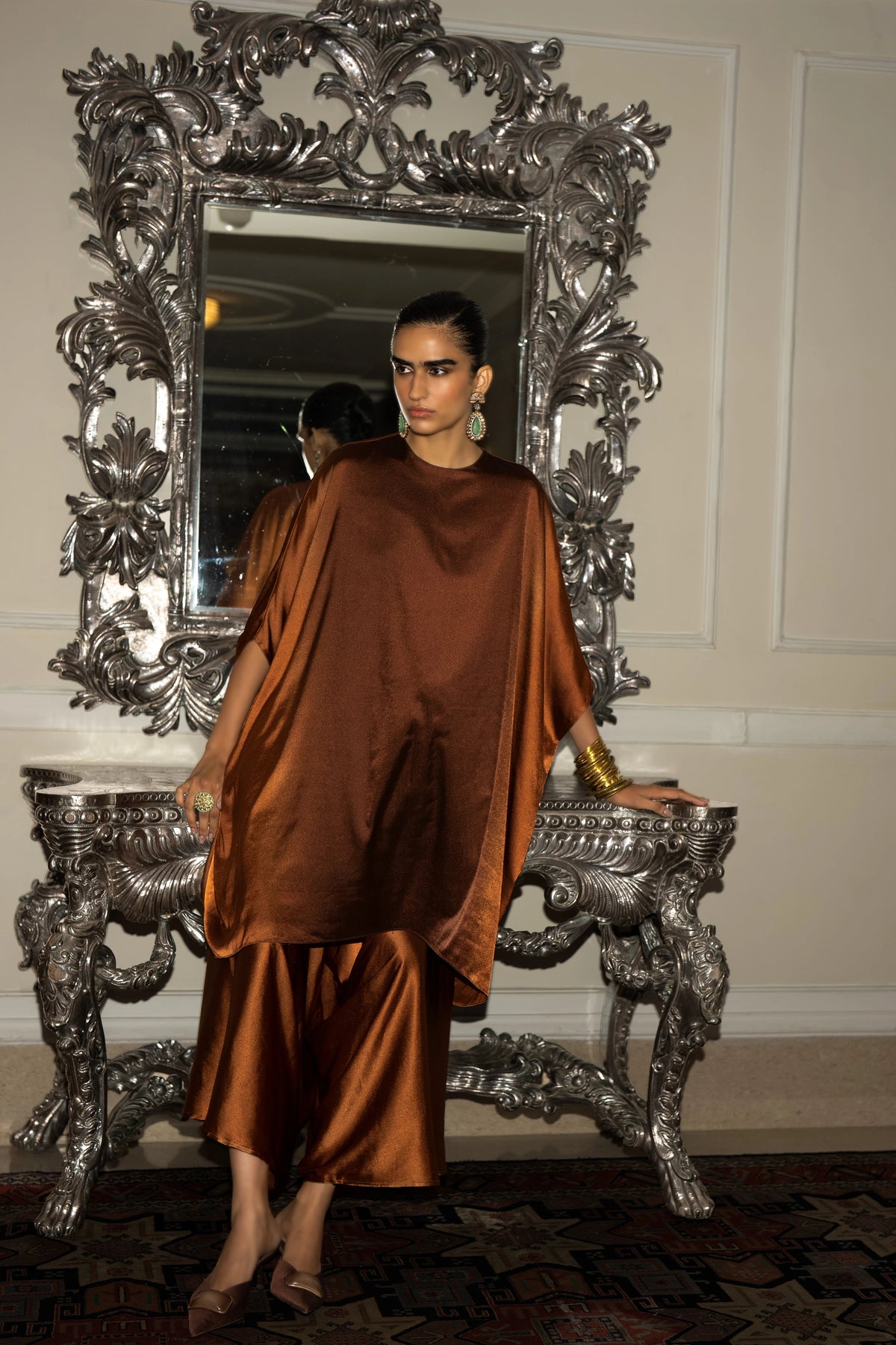 FLOWY OMBRÉ CAPE TOP & 
DRAPED CULOTTE PANT