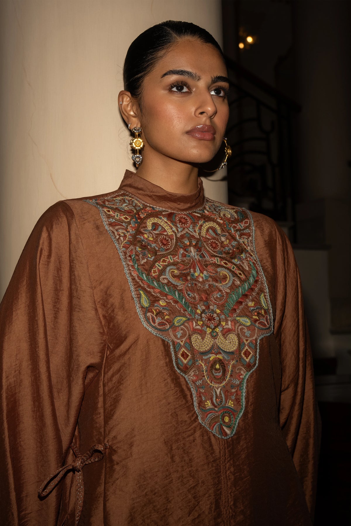 EMBROIDERED BIB TOP & FLOWING PLEATED SKORT