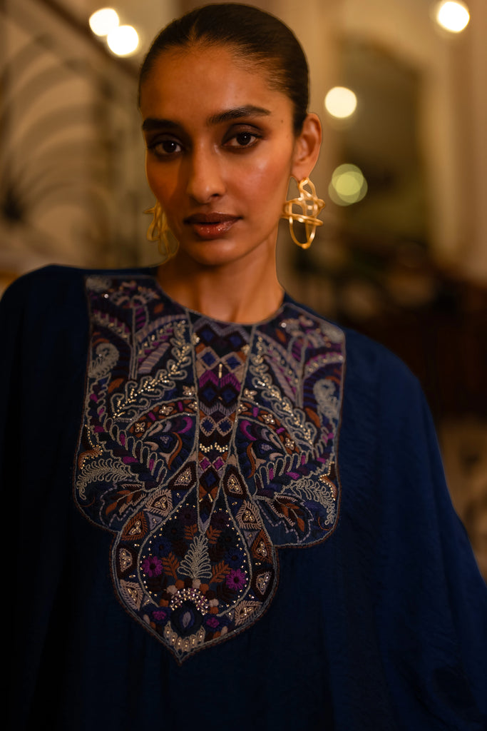 EMBROIDERED TEXTURED BOXY TOP dash and dot