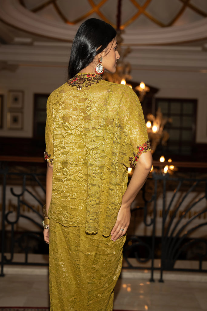 EMBROIDERED BOXY LACE TOP dash and dot