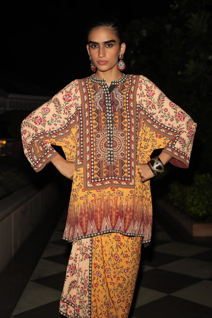 TRIBAL PANEL PRINT TOP dash and dot