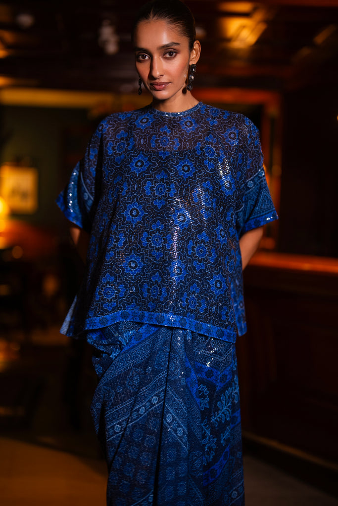 PATTERNED BLUE SEQUIN BOXY TOP dash and dot