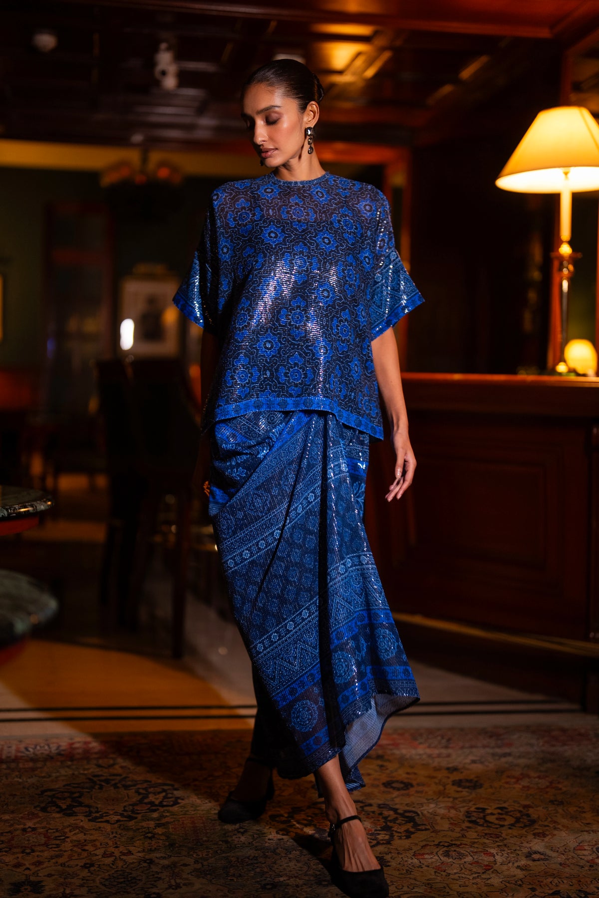 PATTERNED BLUE SEQUIN BOXY TOP