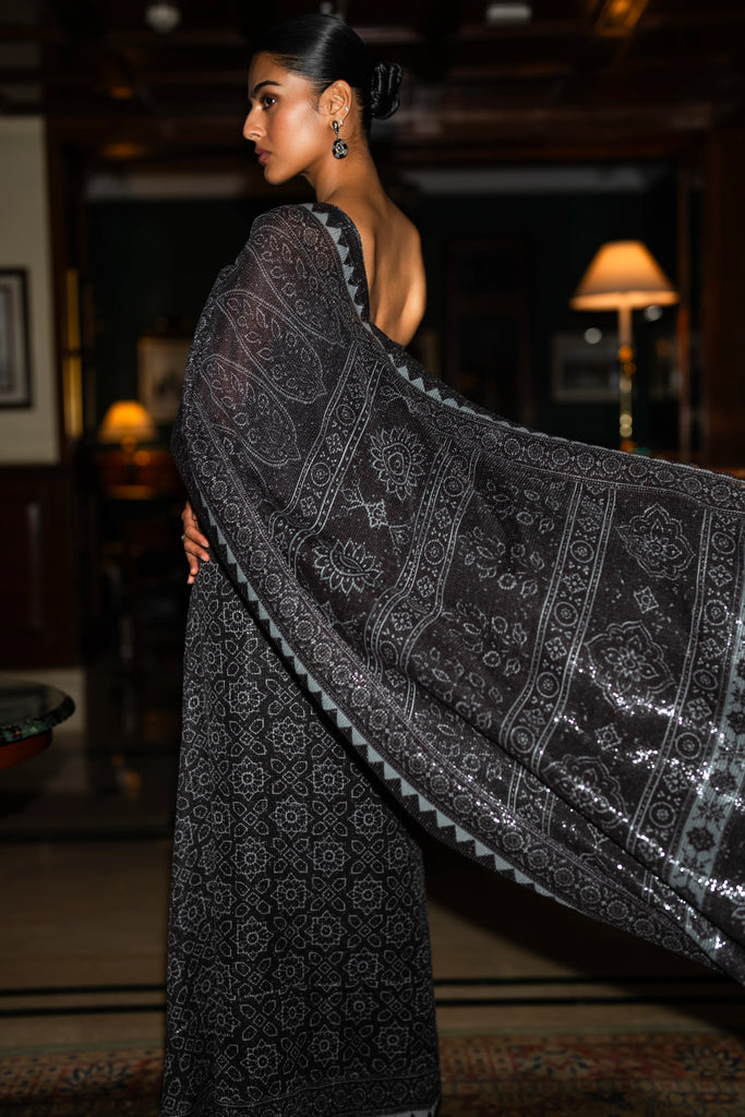 MONOCHROME MOTIF & BORDER SARI DRAPE GOWN dash and dot