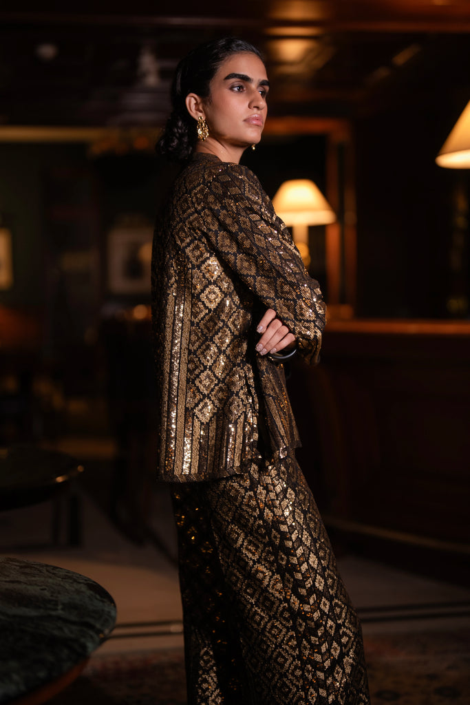 GEOMETRIC SEQUIN EMBROIDERED TOP dash and dot