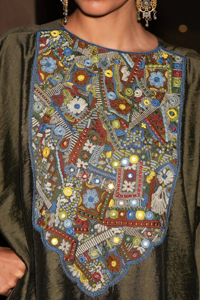 EMBROIDERED BIB TOP