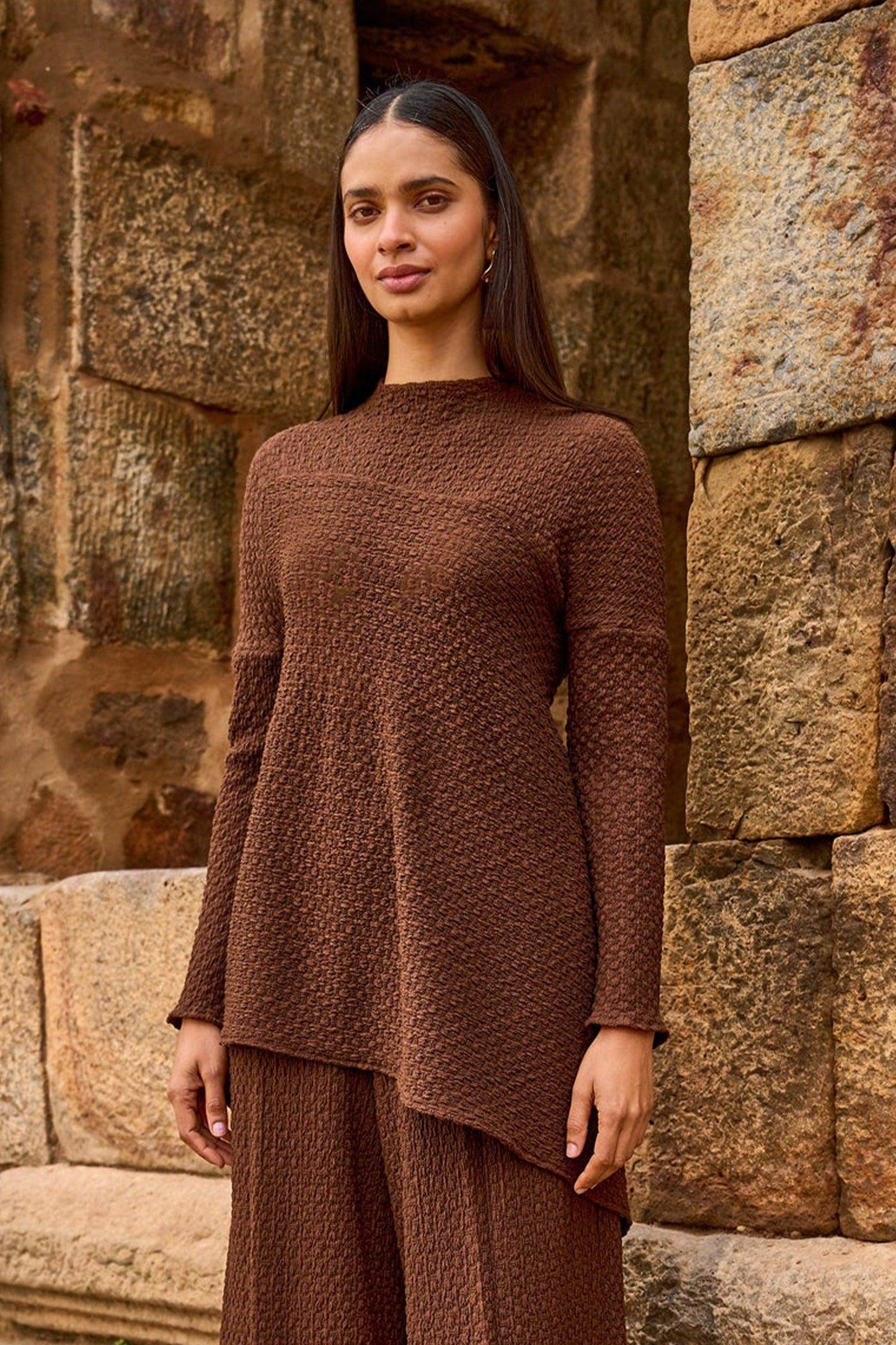 TEXTURED KNIT ARCHITECTURAL TOP - dash and dot