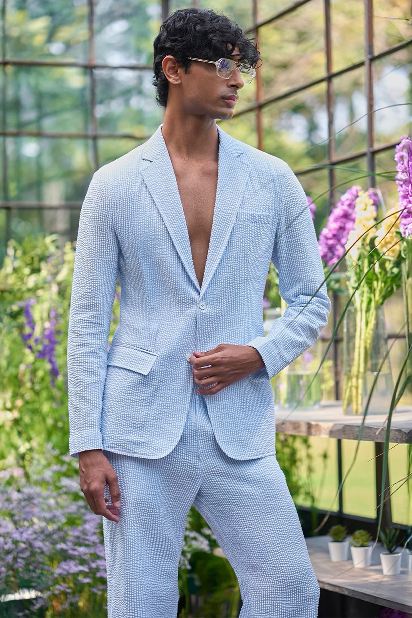 SEERSUCKER SUIT