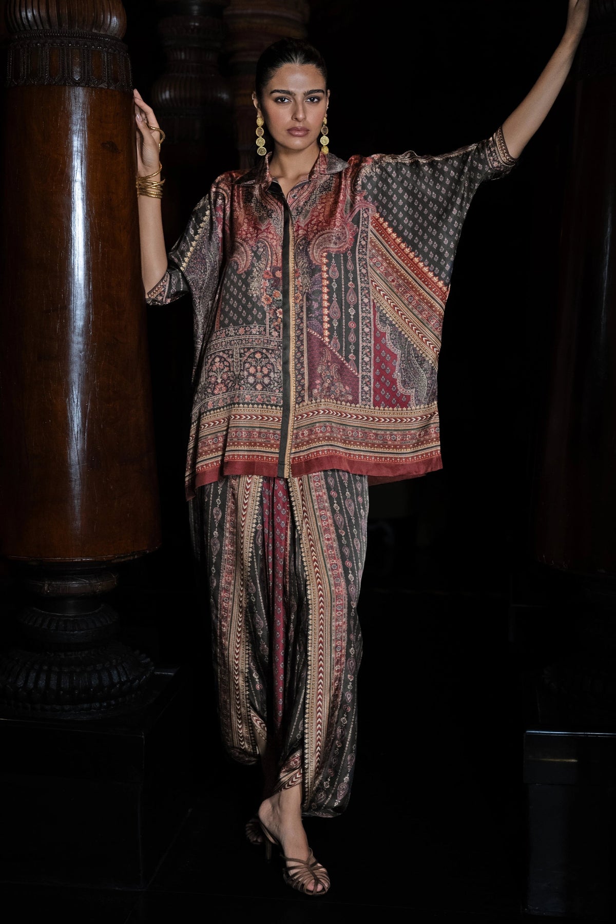 BOXY PRINTED SHIRT & PLACEMENT PRINT COWL PANT