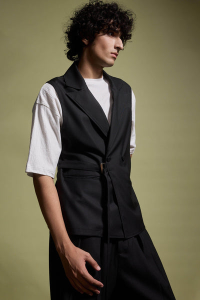 OVERLAP SLEEVELESS BLAZER - dash and dot